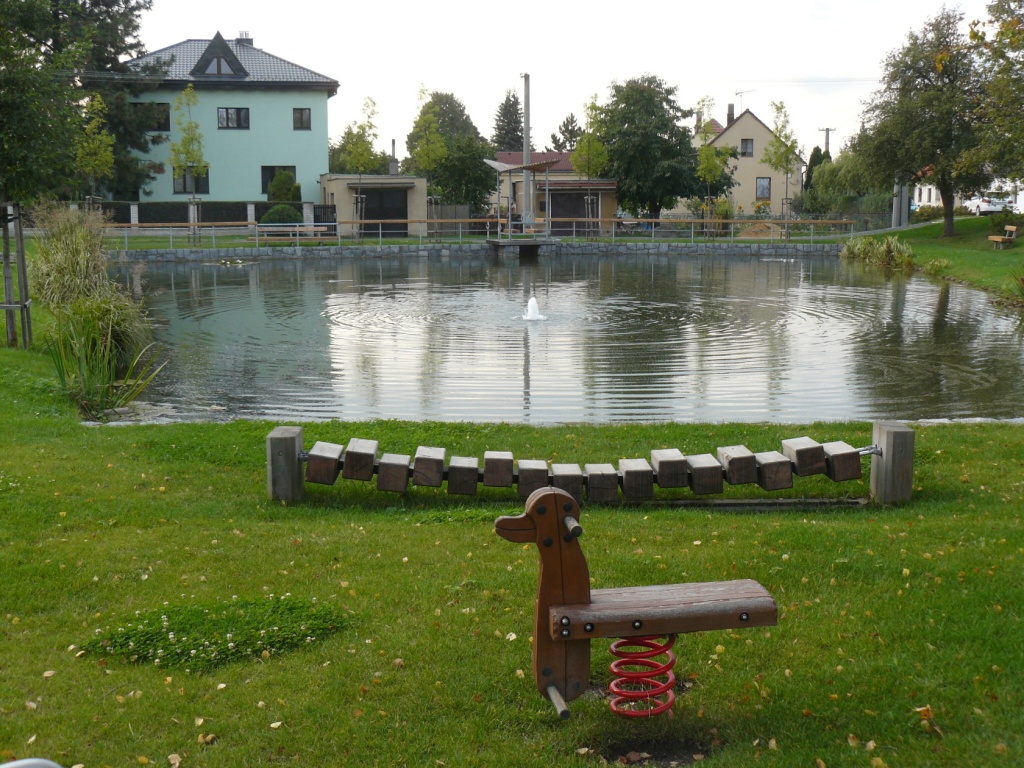 Foto valdeckého rybníka a okolí č.2.